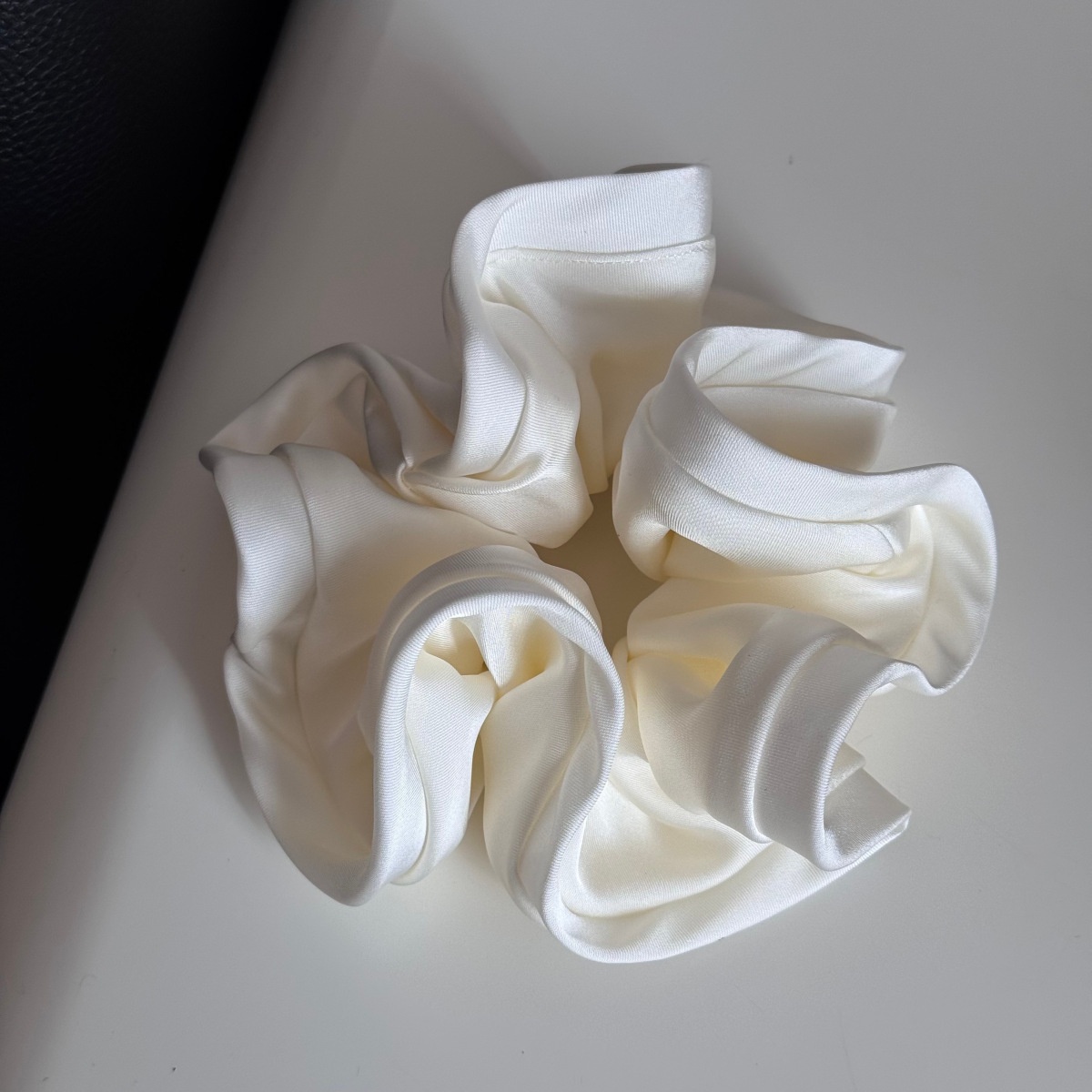 Women's Elegant Satin Scrunchie Hair Tie For Daily Wear Solid Color