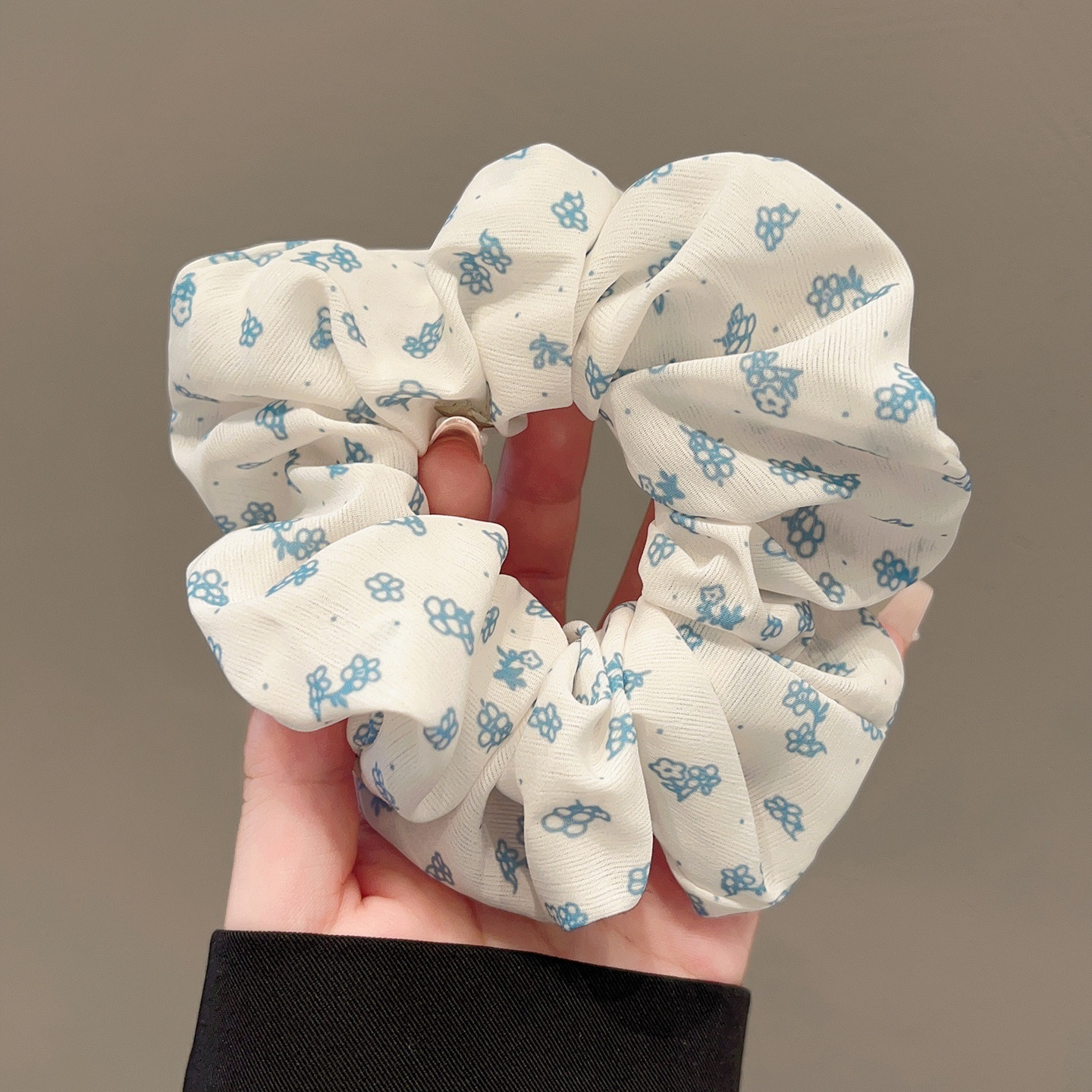 Women's High-End Fabric Hair Ties Cute Everyday Fresh Style Hair Ropes