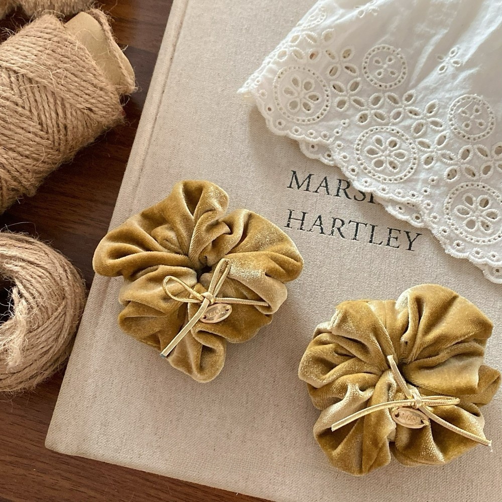 Women's Velvet Bow Knot Foldable Cloud Shark Clip for New Year