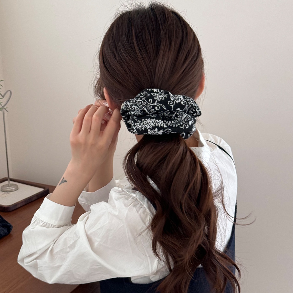 Women's Winter Woolen Scrunchie Hair Ties Vintage Walnut Floral Pattern