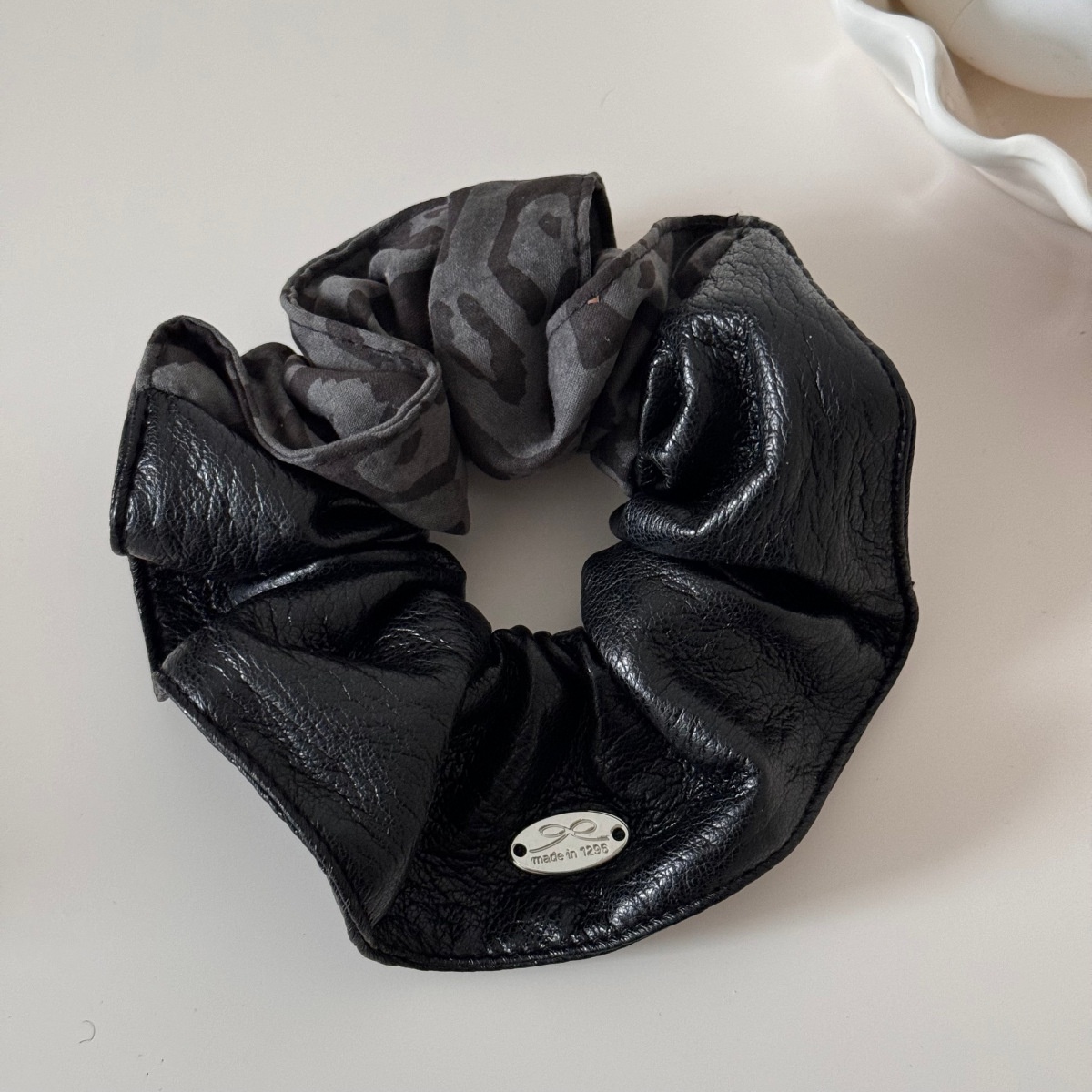 Women's Luxury Leopard Print Alloy Hair Claw Vintage Bowtie Shark Clip