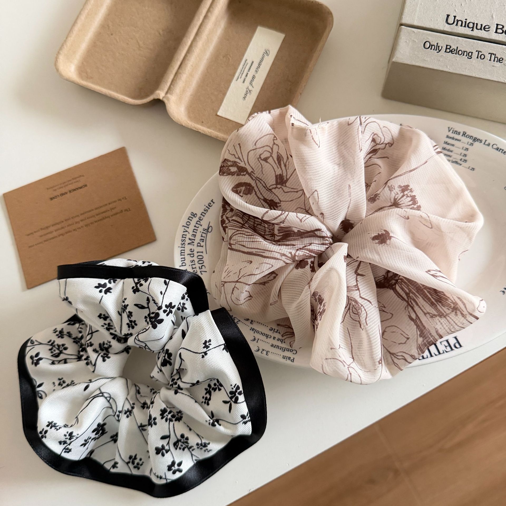 Women's Retro Water-Media Flower Hair Ties Elegant Minimalist Cloth Hair Bands