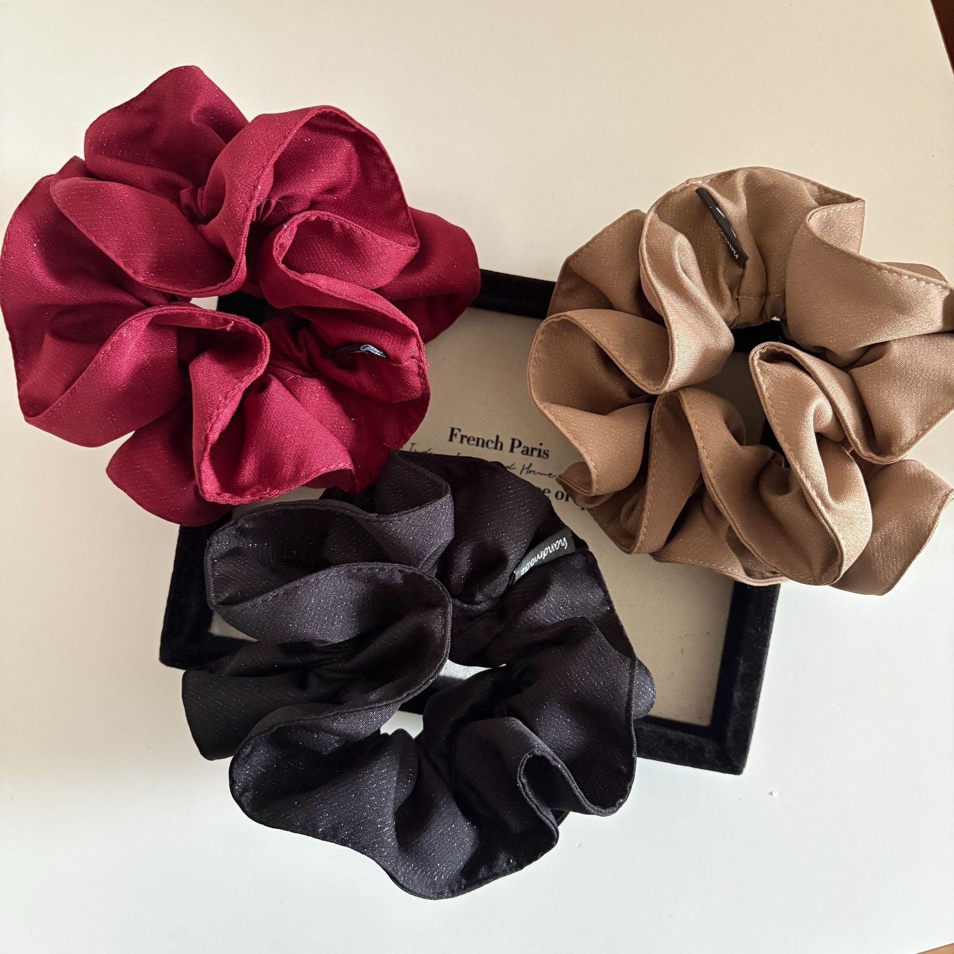 Women's Elegant Solid Color Satin Hair Tie, Chic Spring Accessory in Black