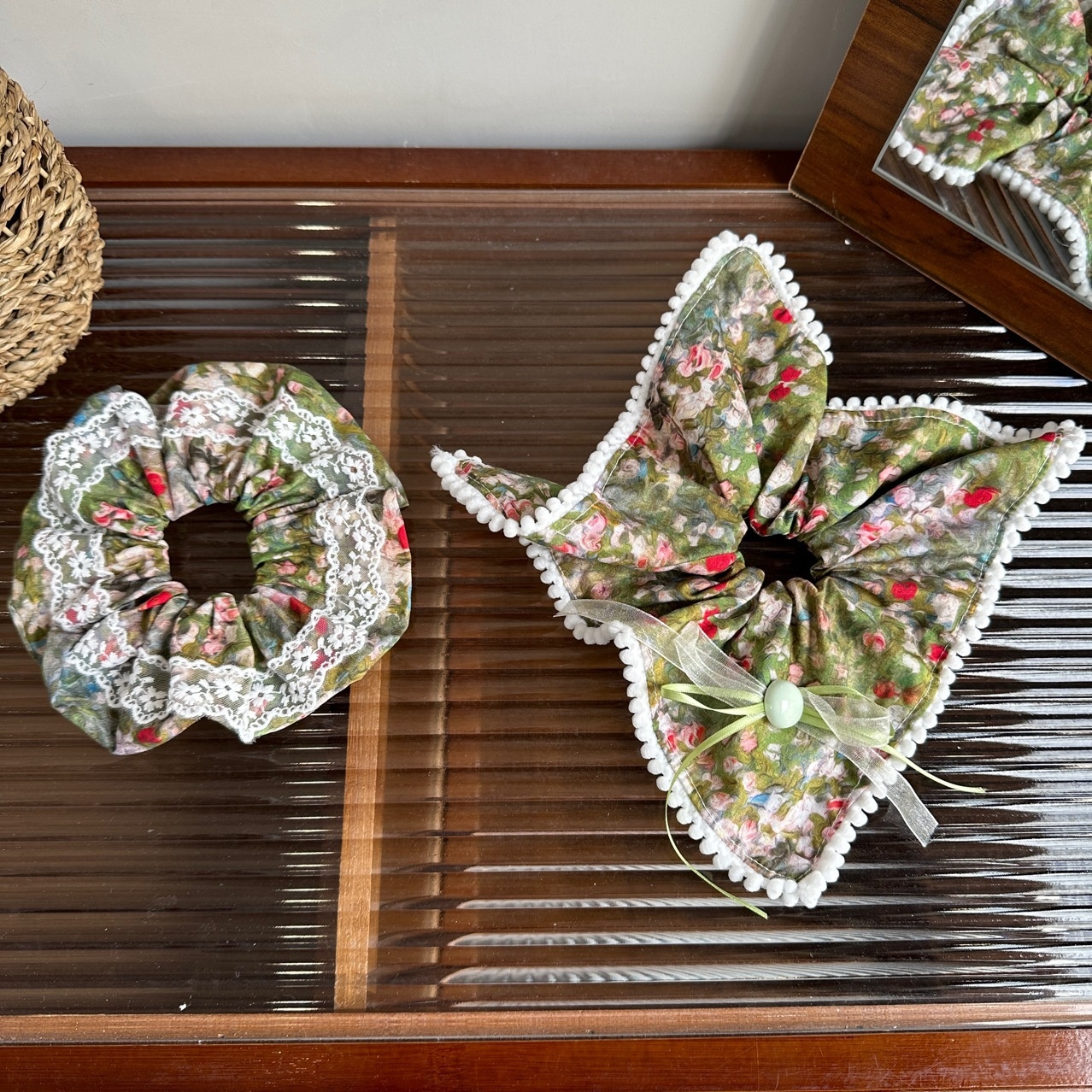 Women's Sweet Spring Cloth Hair Tie Green Ditsy Floral Lace Bow Knot