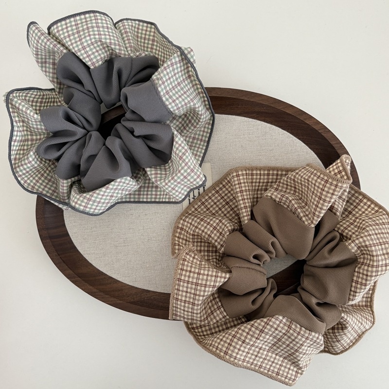 Women's Everyday Cloth Scrunchies Checkered Plaid Hair Ties In Black