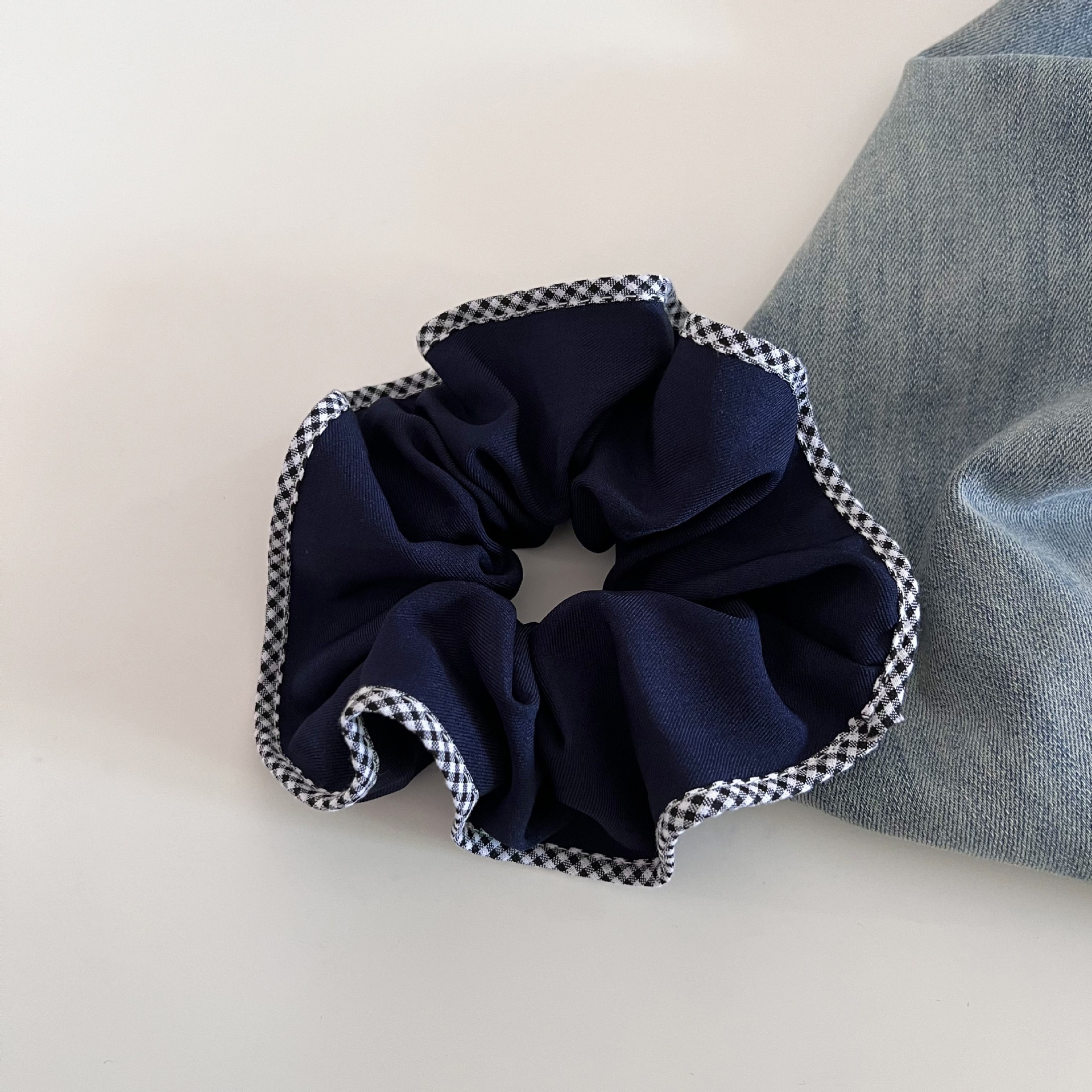 Women's Everyday Cloth Hair Tie Scrunchies Grey Checkered Plaid