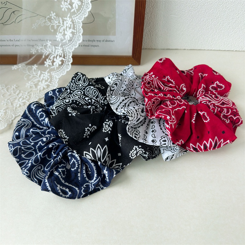Women's Wide Fabric Hair Scrunchies Daily Headwear Trendy Worm Print