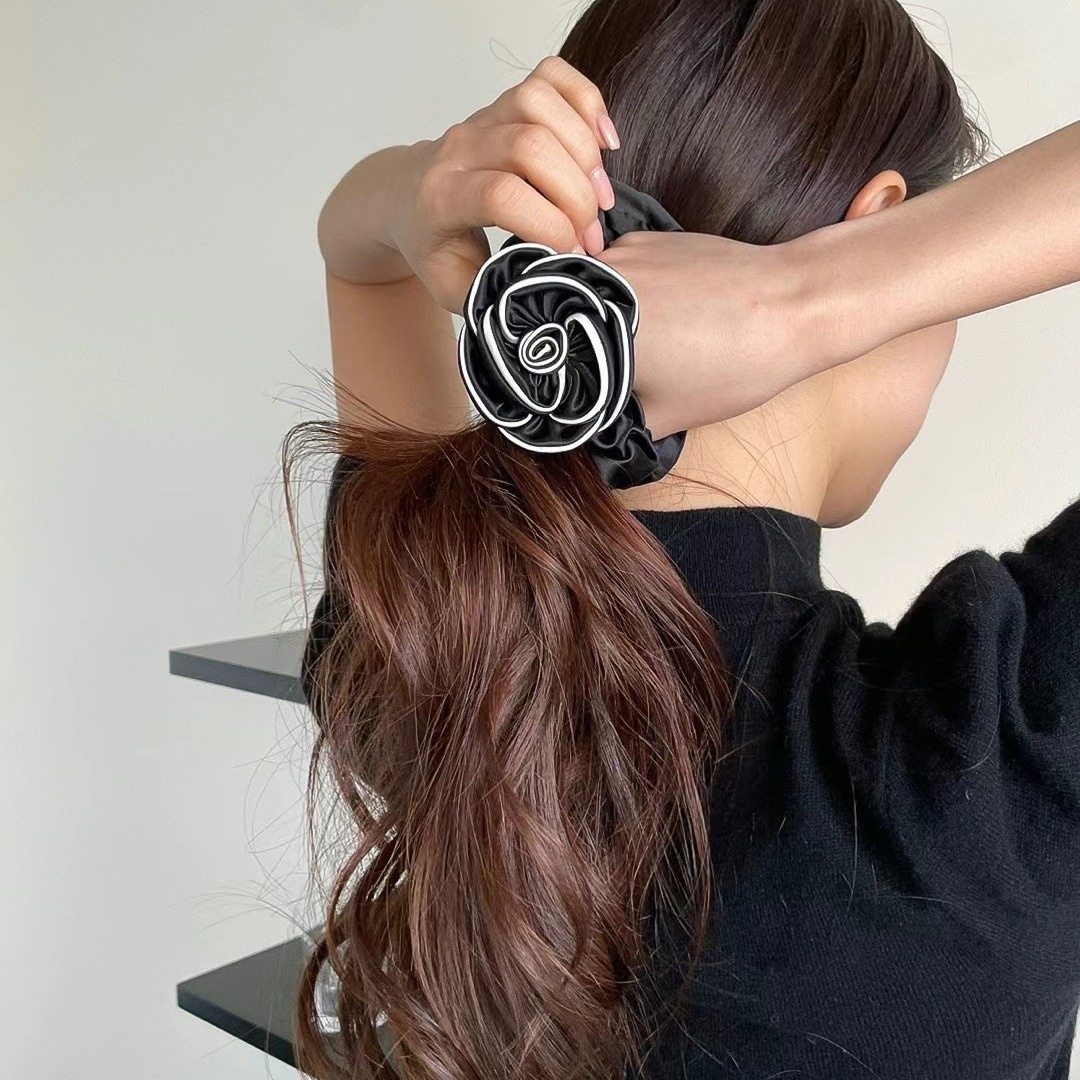 Women's IG Style Daily Satin Scrunchie Hair Tie Floral Pattern