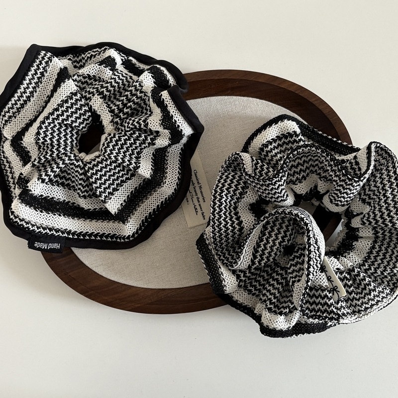 Women's Casual Large Yarn Knitted Hair Ties Black White Striped