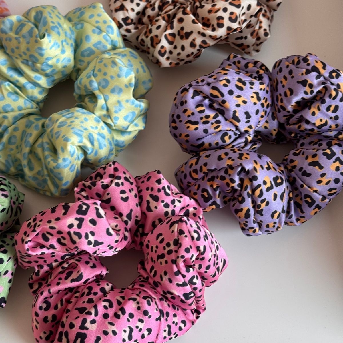 Women's Daily Cloth Scrunchie Hair Tie Colorful Leopard Print