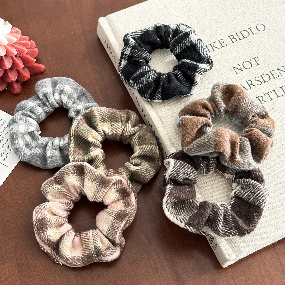 Women's Retro Autumn Winter Polyester Hair Scrunchie Pink Lattice