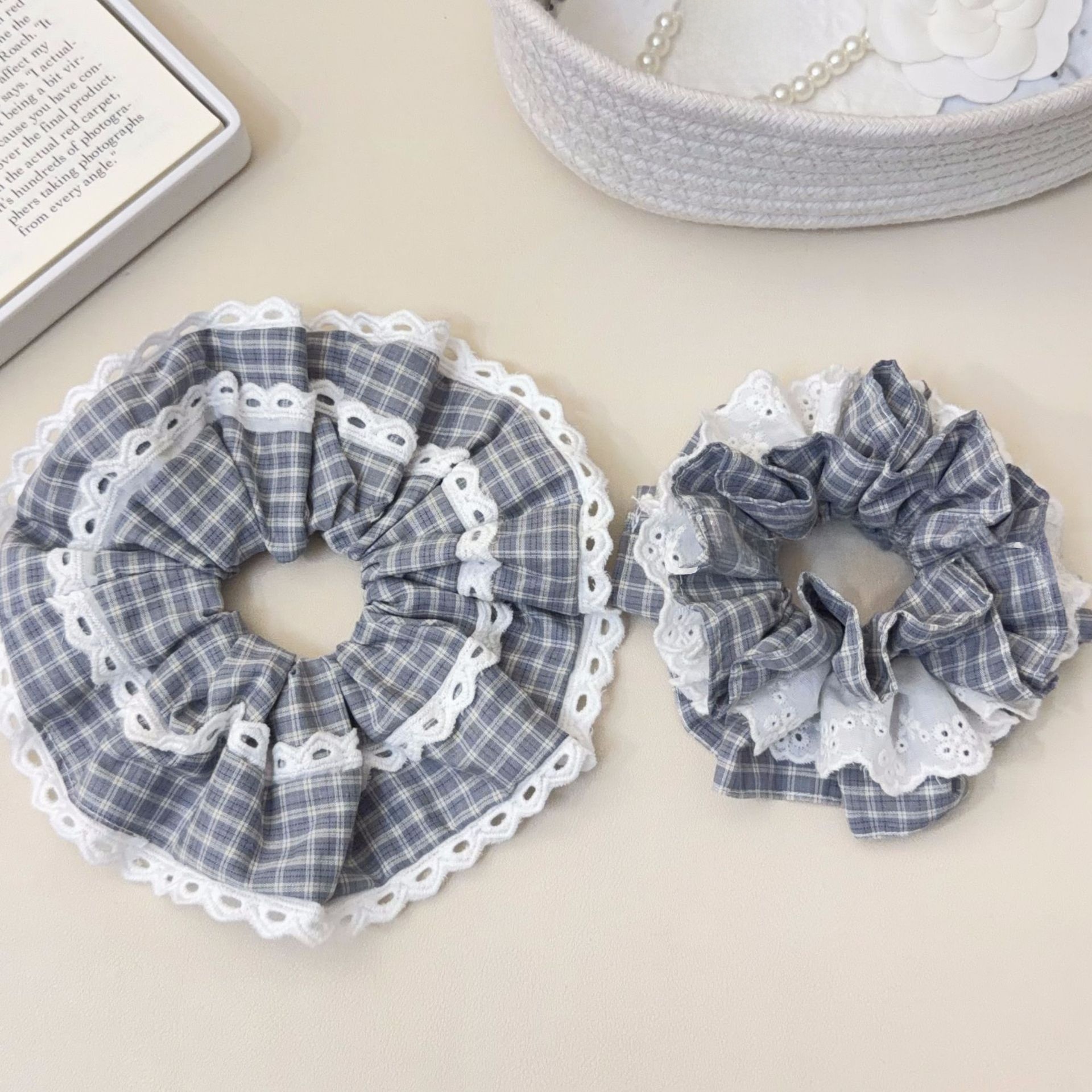 Women's Elegant Lace Hair Tie Scrunchie For Daily Wear Grey Plaid