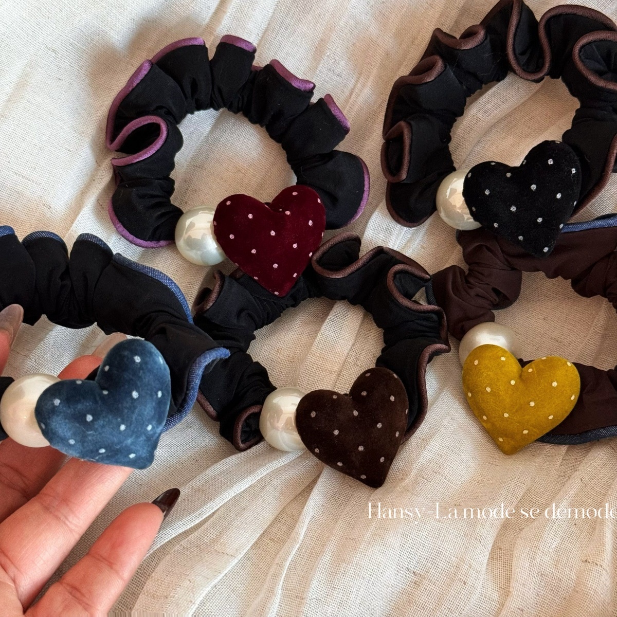 Women's Pearl Velvet Scrunchie For High Ponytail Heart Polka Dots