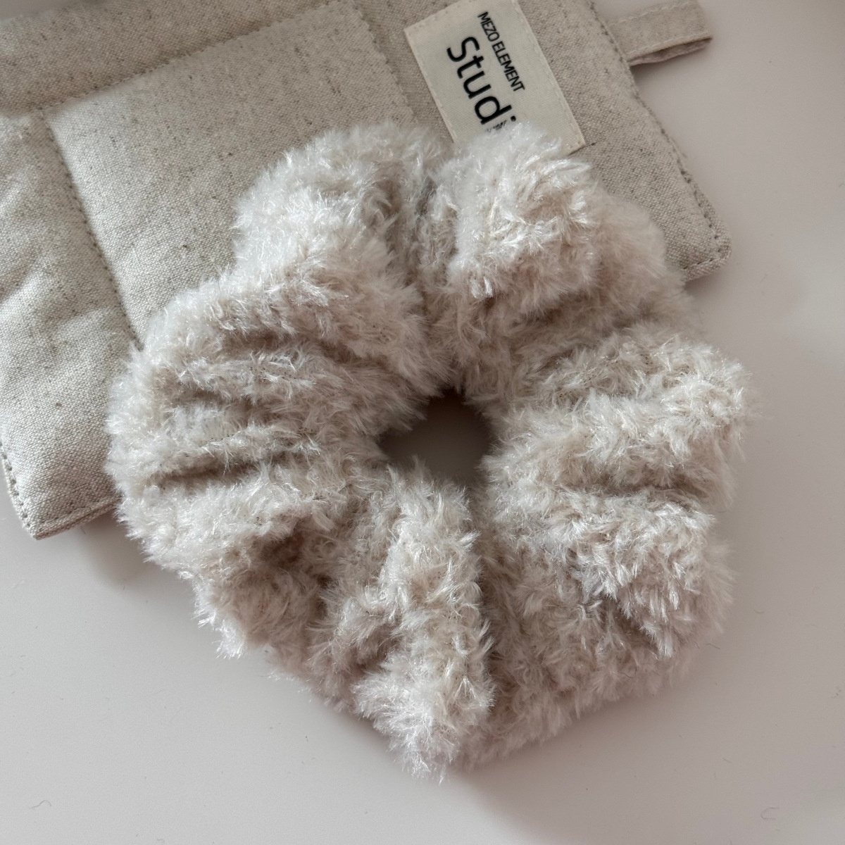 Women's Large Plush Fabric Autumn Winter Hair Ties Solid Color