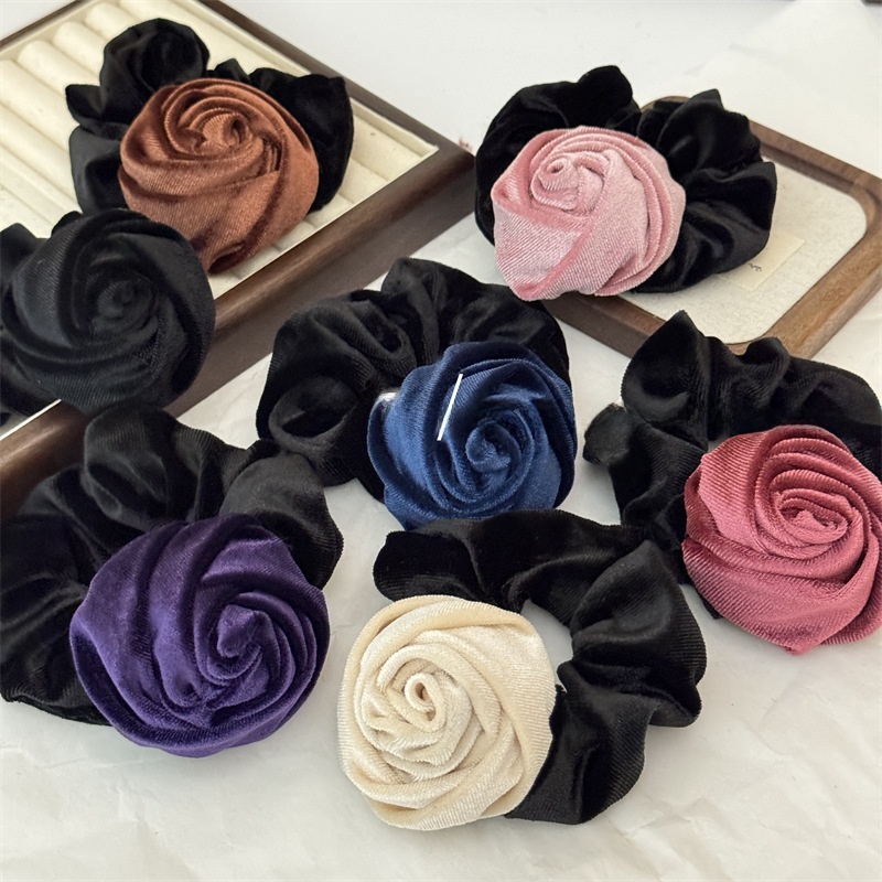 Women's Elegant Retro Velvet Hair Tie For Winter Styling Black Rose