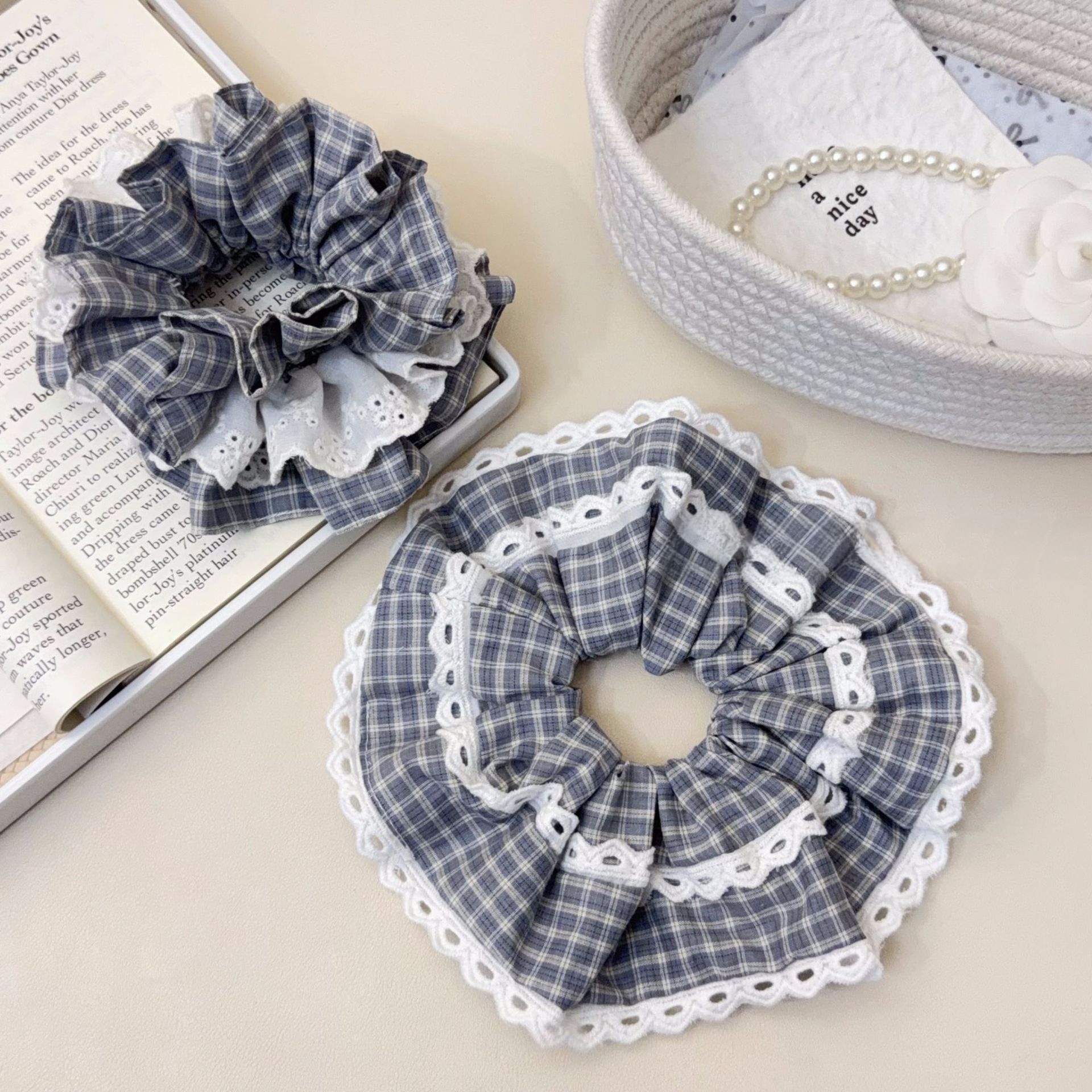 Women's Elegant Lace Hair Tie Scrunchie For Daily Wear Grey Plaid