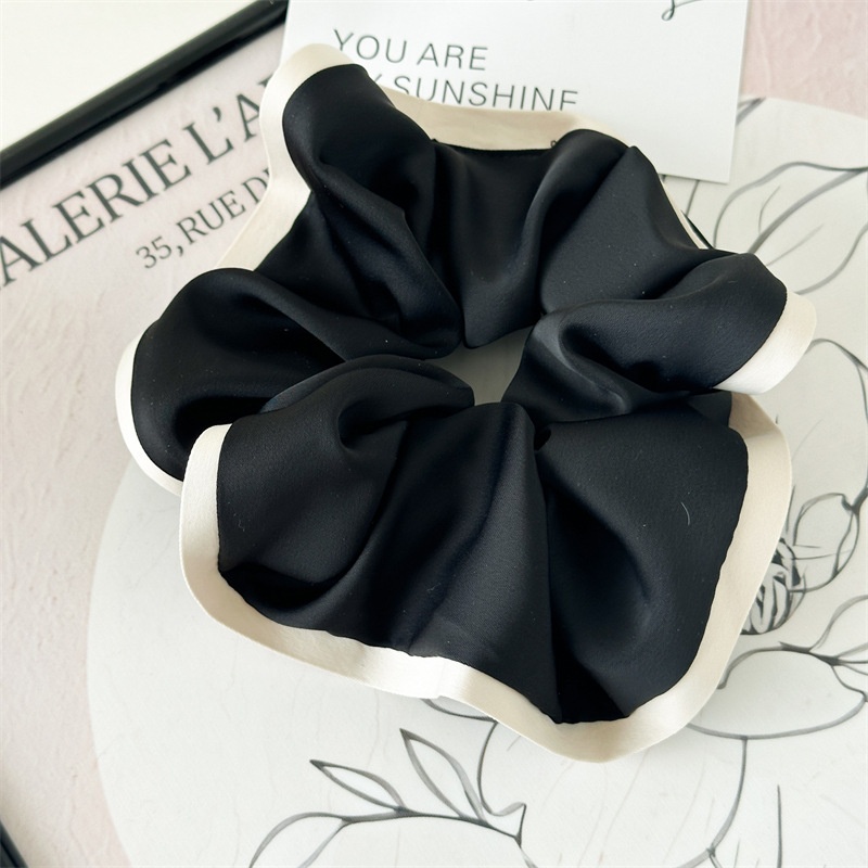 Women's Elegant Casual Holiday Cloth Hair Scrunchie Solid Color