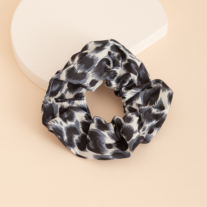Women's Simple Elegant Leopard Print Cloth Hair Tie Cute Daily Accessory