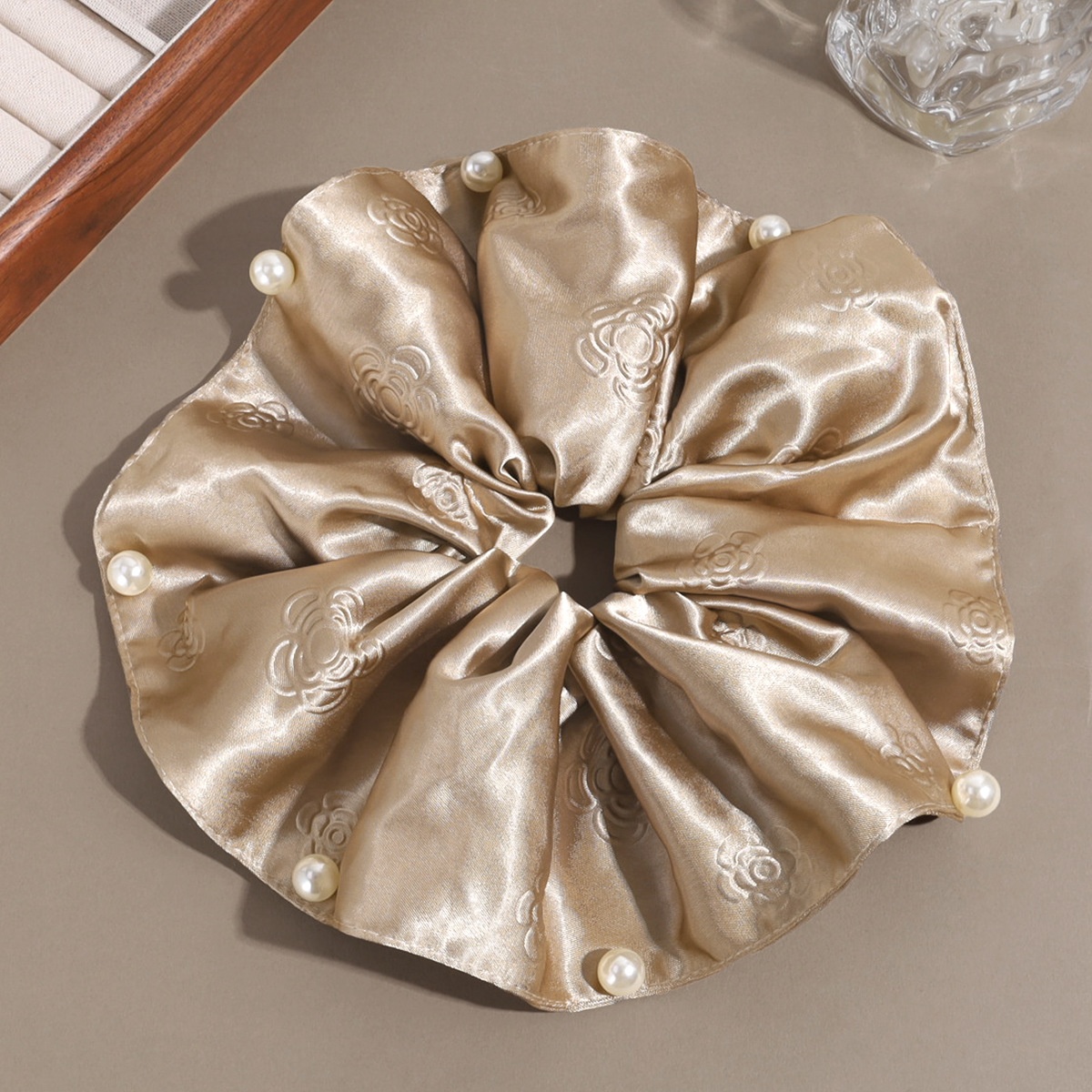 Women's Summer Retro Pearl Satin Hair Tie Beige Floral Pattern