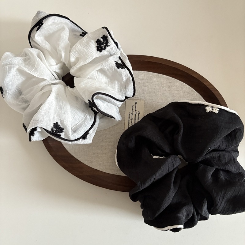 Women's Vintage Chinoiserie Flower Embroidery Cloth Hair Tie in Black