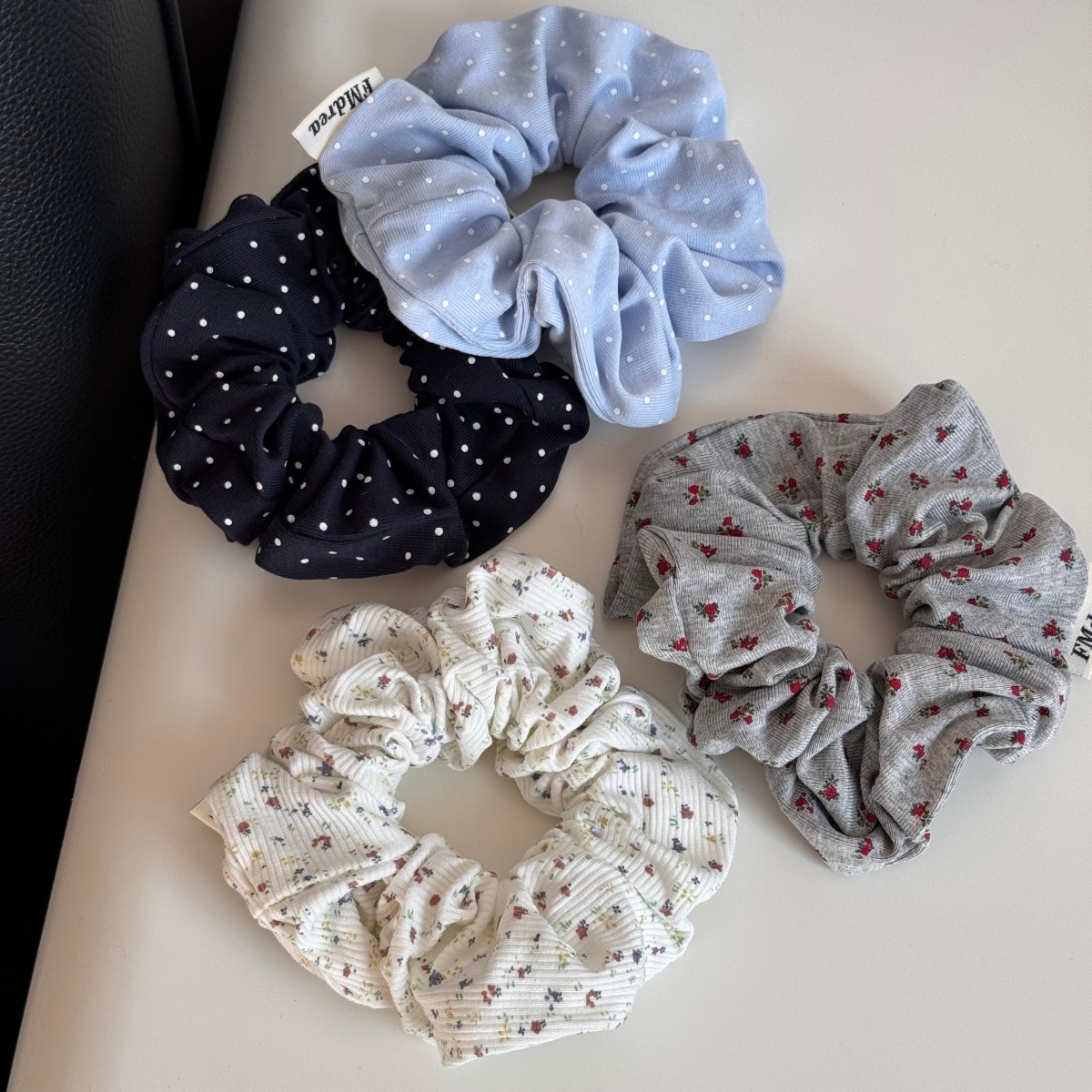 Women's Winter Daily Cloth Scrunchie Hair Tie White Ditsy Floral