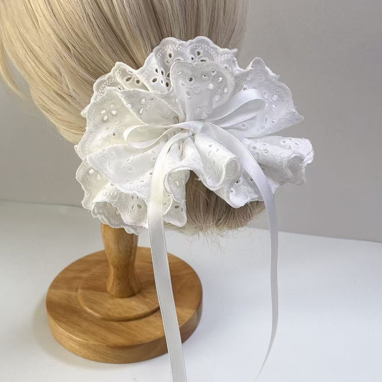 Women's Large Elastic Ponytail Hair Ties Sweet 4-Layer Pleated Lace