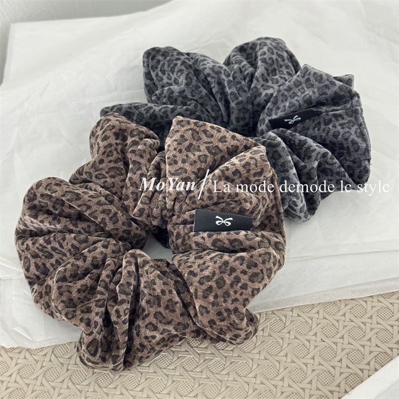Women's Elegant Satin Tail Bun Hair Scrunchies Retro Leopard Print