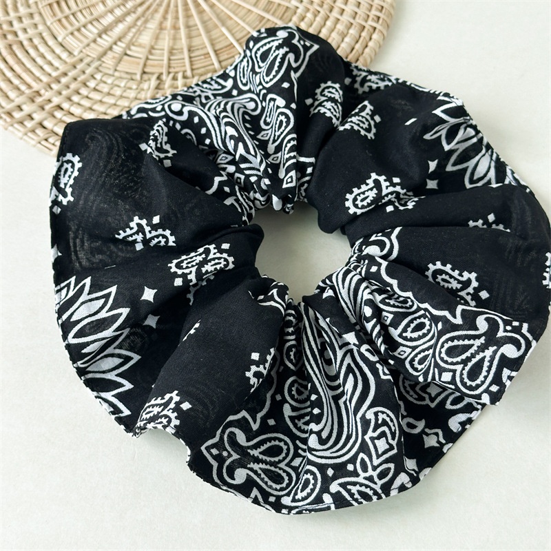 Women's Wide Fabric Hair Scrunchies Daily Headwear Trendy Worm Print
