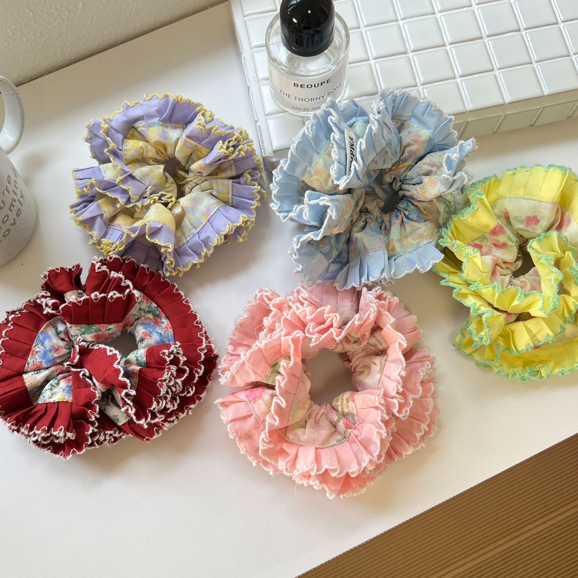 Women's Soft Cloth Hair Scrunchie Pastoral Floral Pattern Design