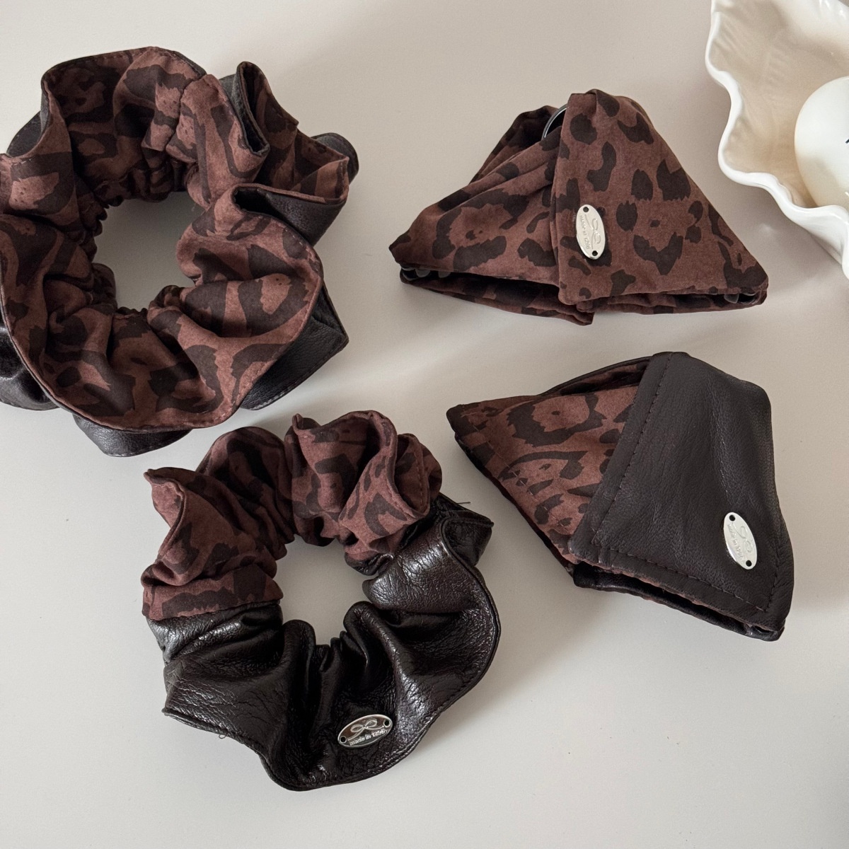 Women's Luxury Leopard Print Alloy Hair Claw Vintage Bowtie Shark Clip