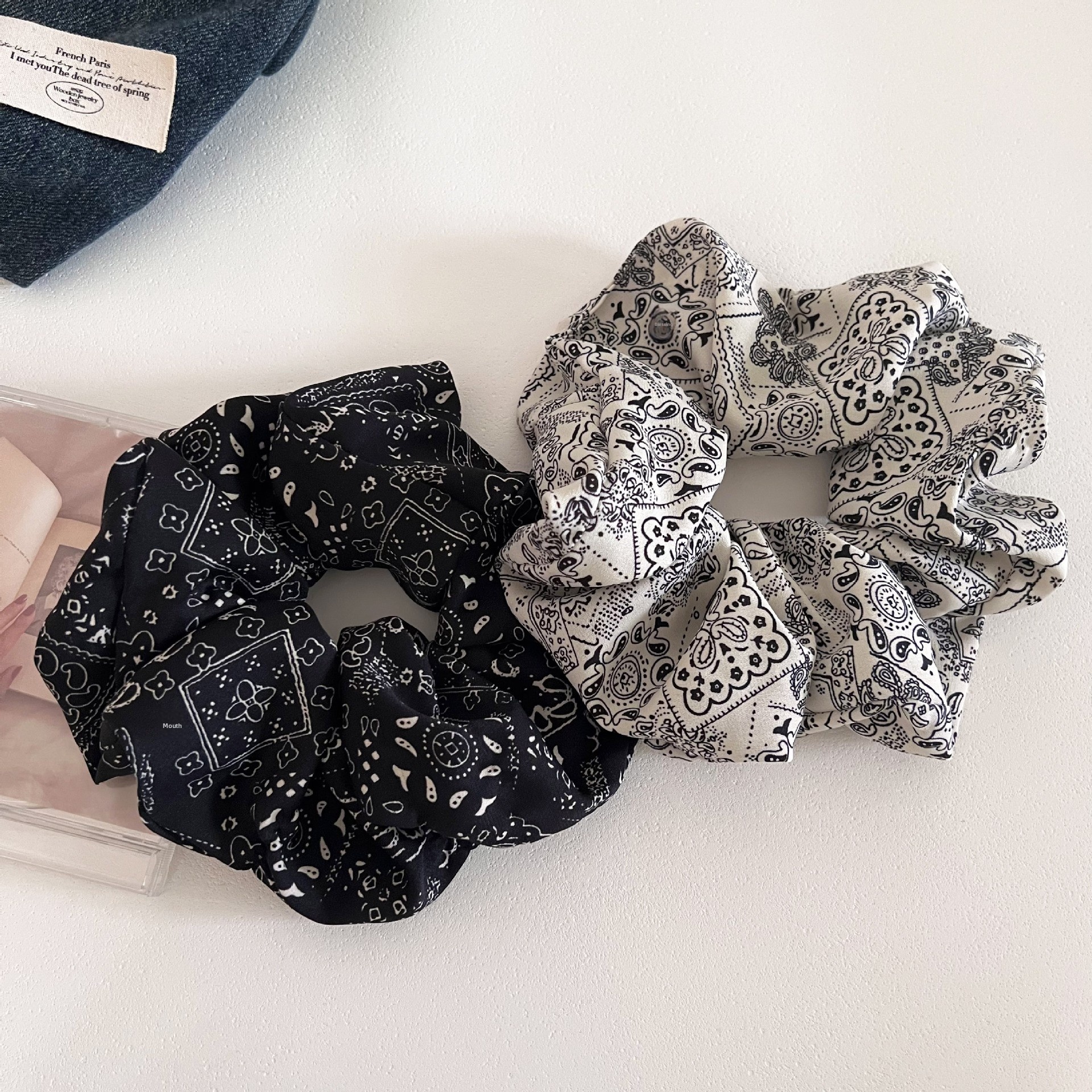 Women's Vintage Cloth Low Ponytail Scrunchie Black White Cashew Floral