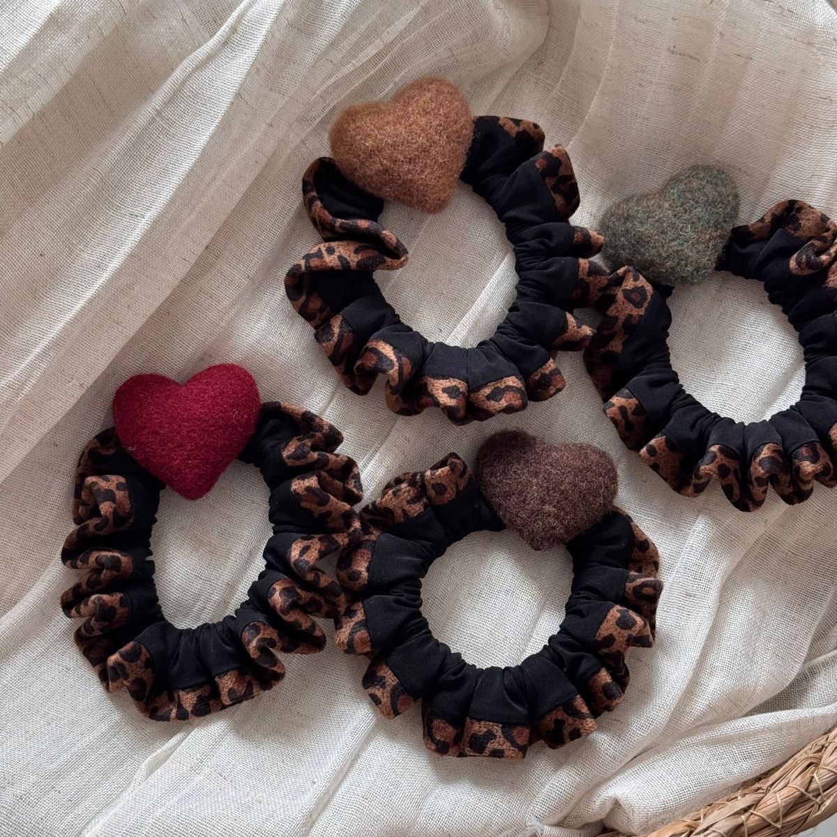 Women's Daily Elastic Cloth Ruffled Hairband Leopard Heart Print