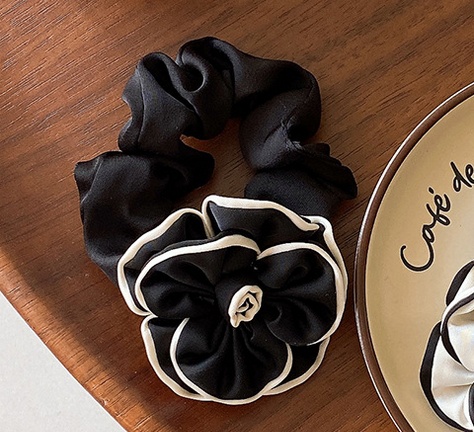 Women's IG Style Daily Satin Scrunchie Hair Tie Floral Pattern