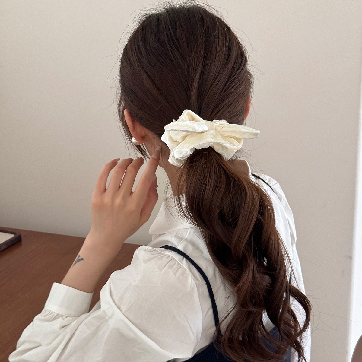 Women's Elegant Velvet Bowknot Hair Ties Large Solid Color Winter Scrunchies