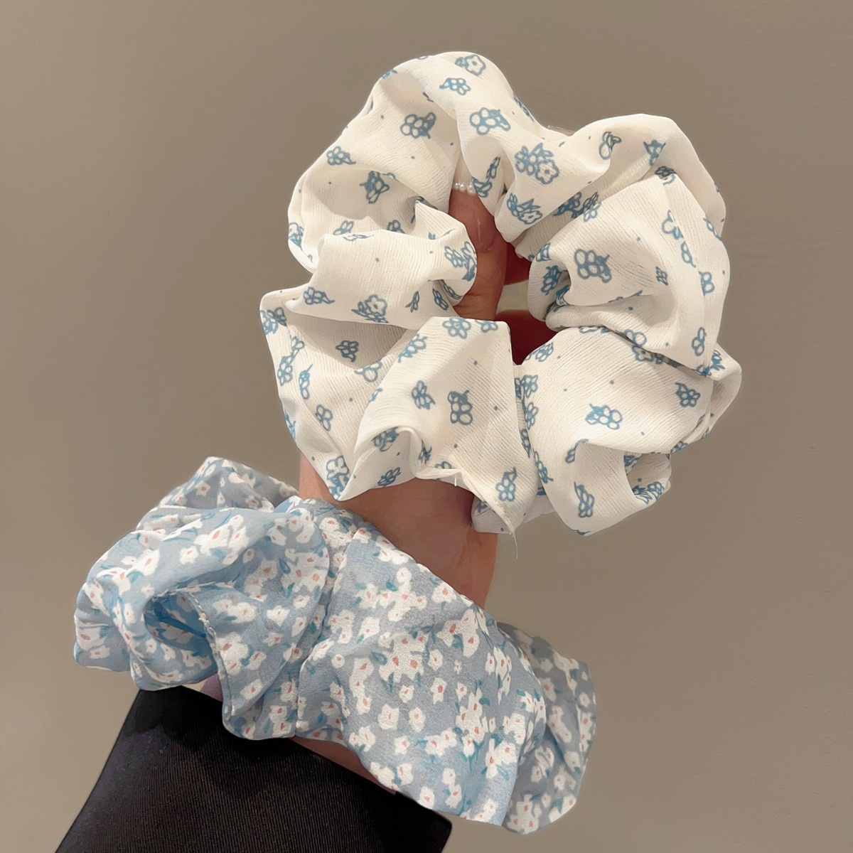 Women's High-End Fabric Hair Ties Cute Everyday Fresh Style Hair Ropes