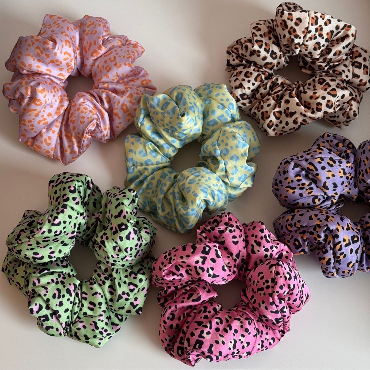Women's Daily Cloth Scrunchie Hair Tie Colorful Leopard Print