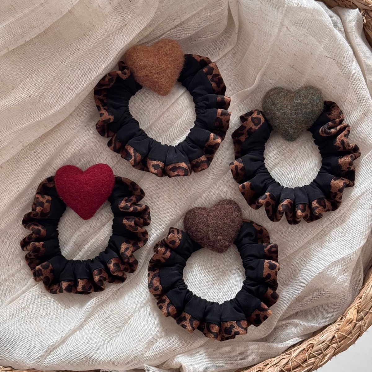 Women's Daily Elastic Cloth Ruffled Hairband Leopard Heart Print