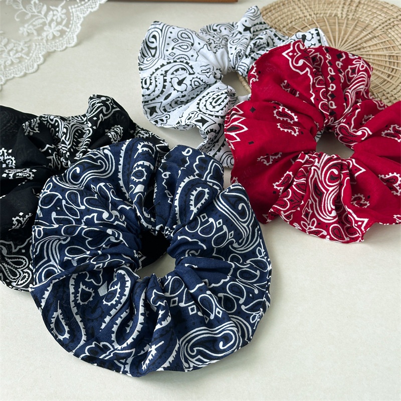 Women's Wide Fabric Hair Scrunchies Daily Headwear Trendy Worm Print