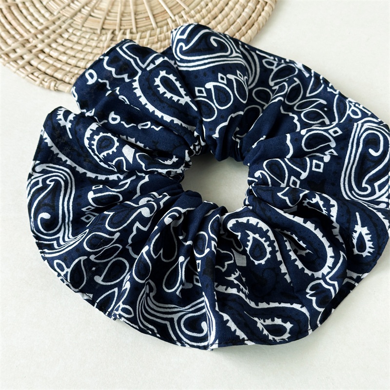 Women's Wide Fabric Hair Scrunchies Daily Headwear Trendy Worm Print