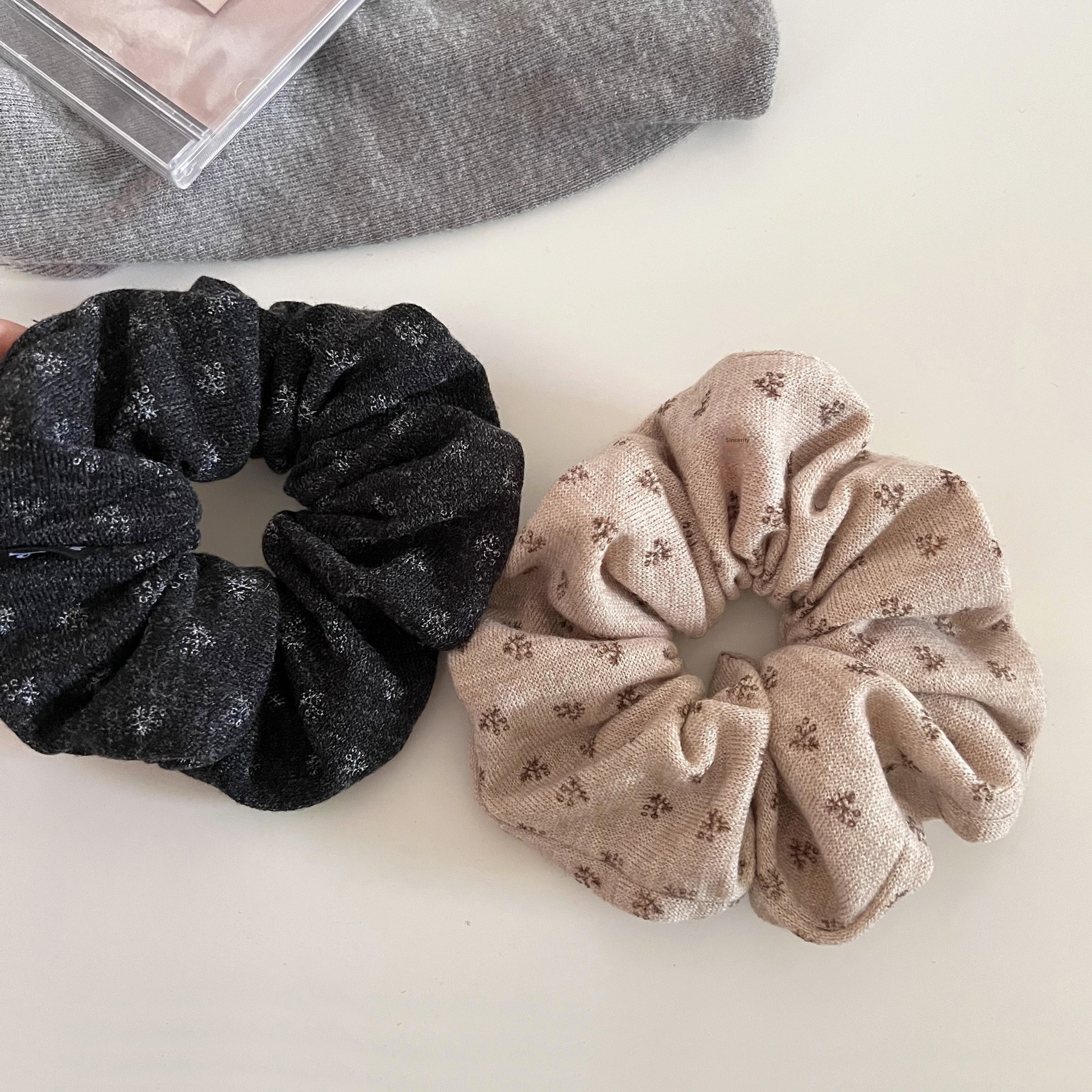 Women's Gentle Knitted Cloth Hair Band For Ponytail Ditsy Floral