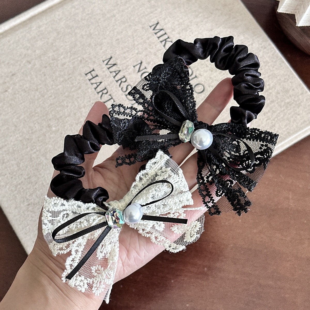 Women's Sweet Lace Bowknot Hair Tie Retro Embroidery Double Layer Hair Band