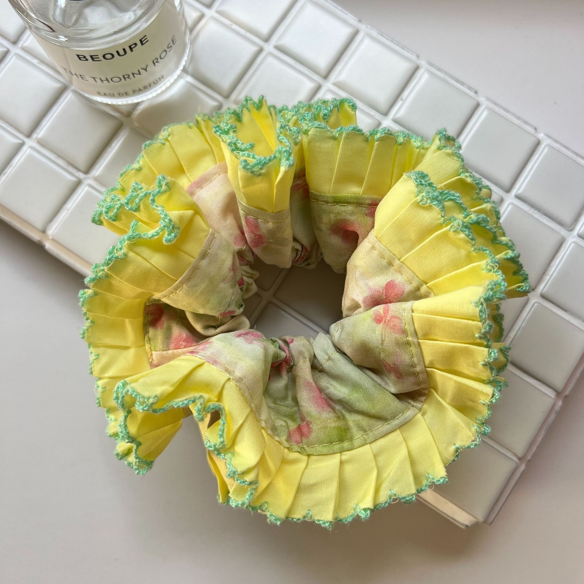 Women's Soft Cloth Hair Scrunchie Pastoral Floral Pattern Design