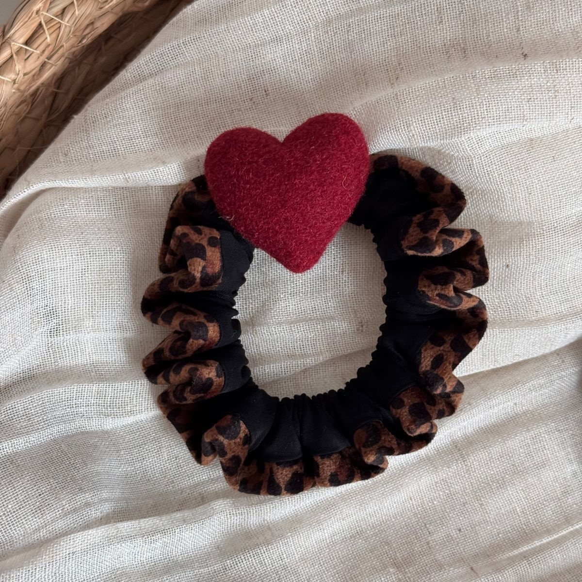 Women's Daily Elastic Cloth Ruffled Hairband Leopard Heart Print