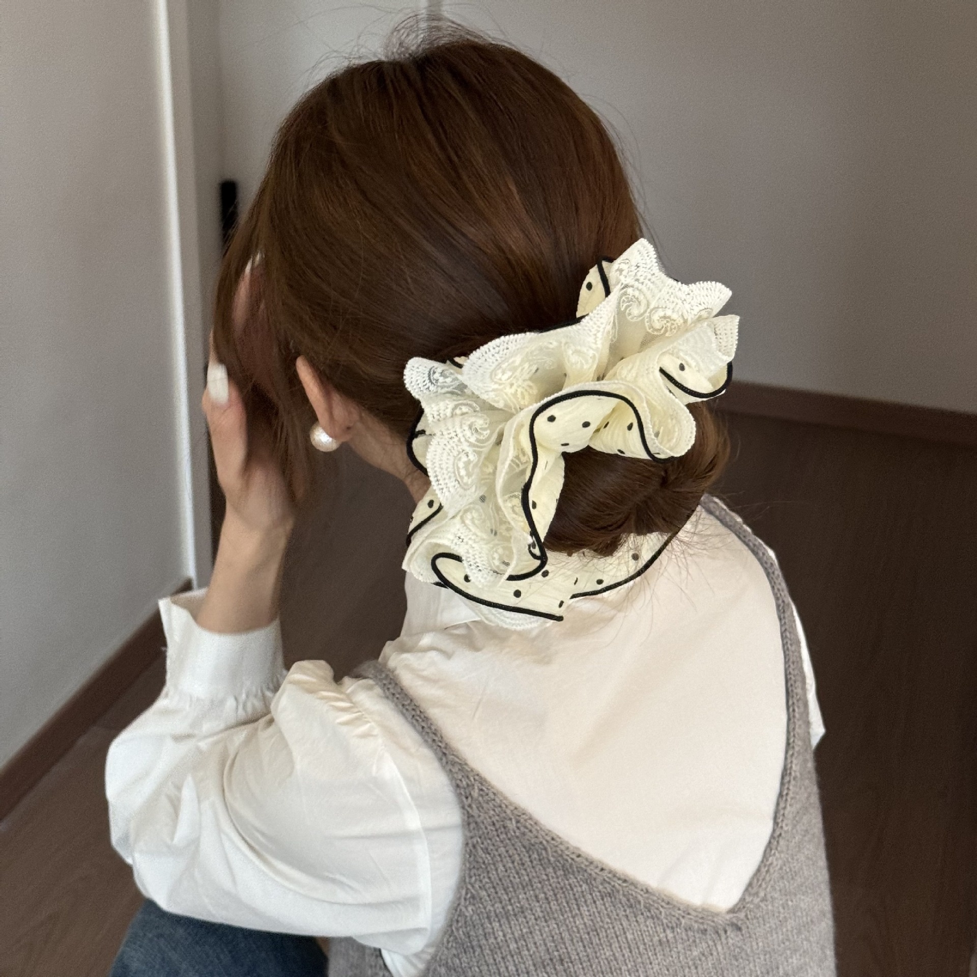 Women's Autumn Polyester Lace Scrunchie Hair Tie Beige Polka Dots