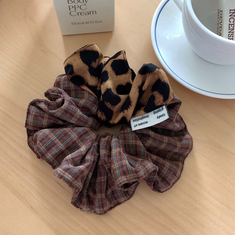 Women's Retro Contrast Leopard Plaid Cloth Hair Ties Sweet Scrunchies