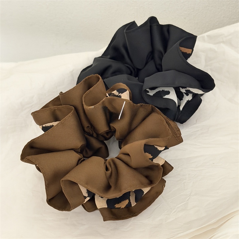 Women's Chic Satin Hair Tie For Daily Wear Black Coffee Leopard Print