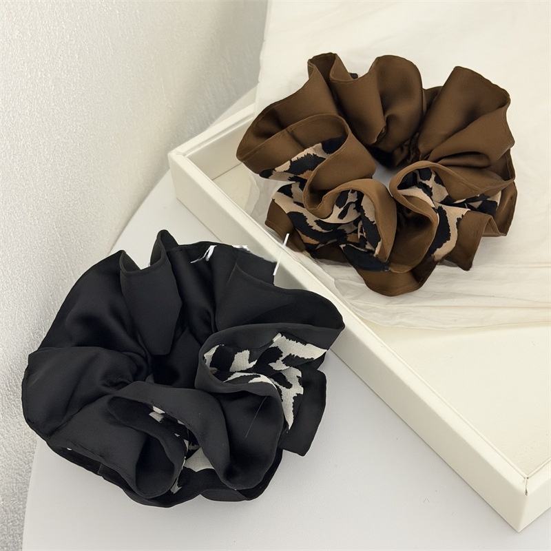 Women's Chic Satin Hair Tie For Daily Wear Black Coffee Leopard Print