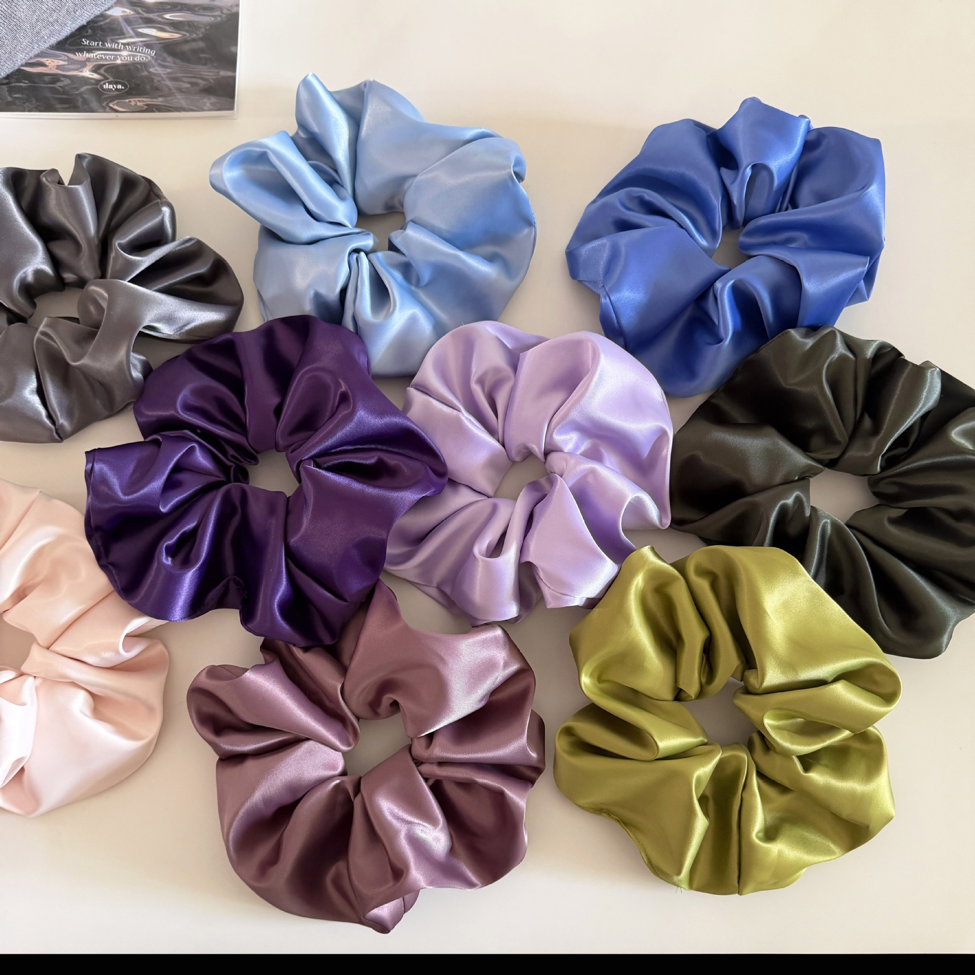 Women's Stylish Retro Satin Hair Tie For Daily Wear Multicolor