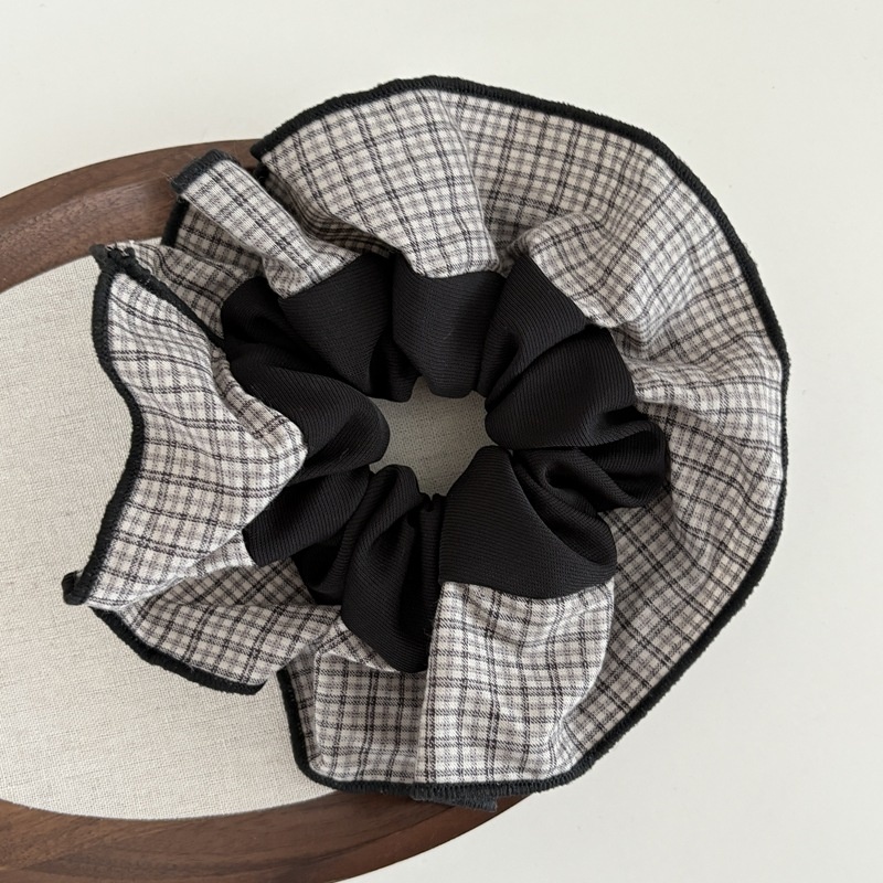 Women's Everyday Cloth Scrunchies Checkered Plaid Hair Ties In Black