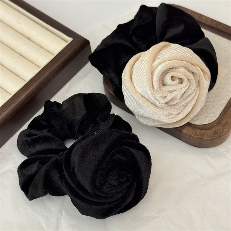 Women's Elegant Retro Velvet Hair Tie For Winter Styling Black Rose